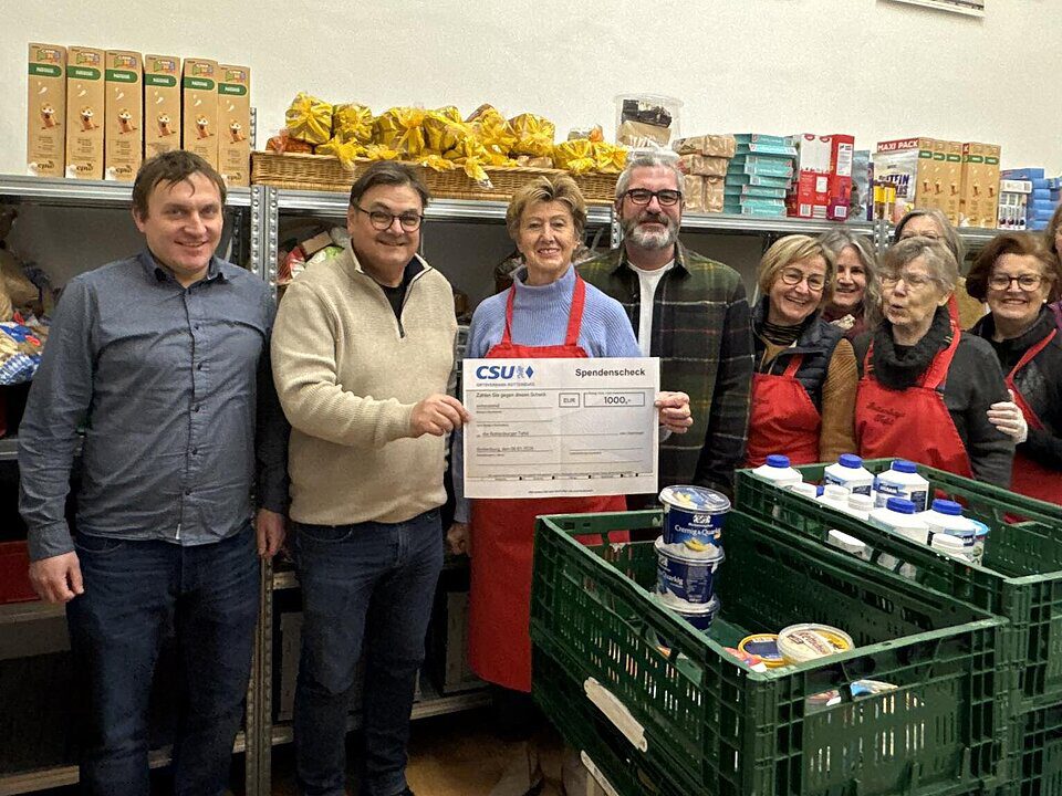 Rottenburg spendet Erlös vom Christkindlmarkt an Tafel