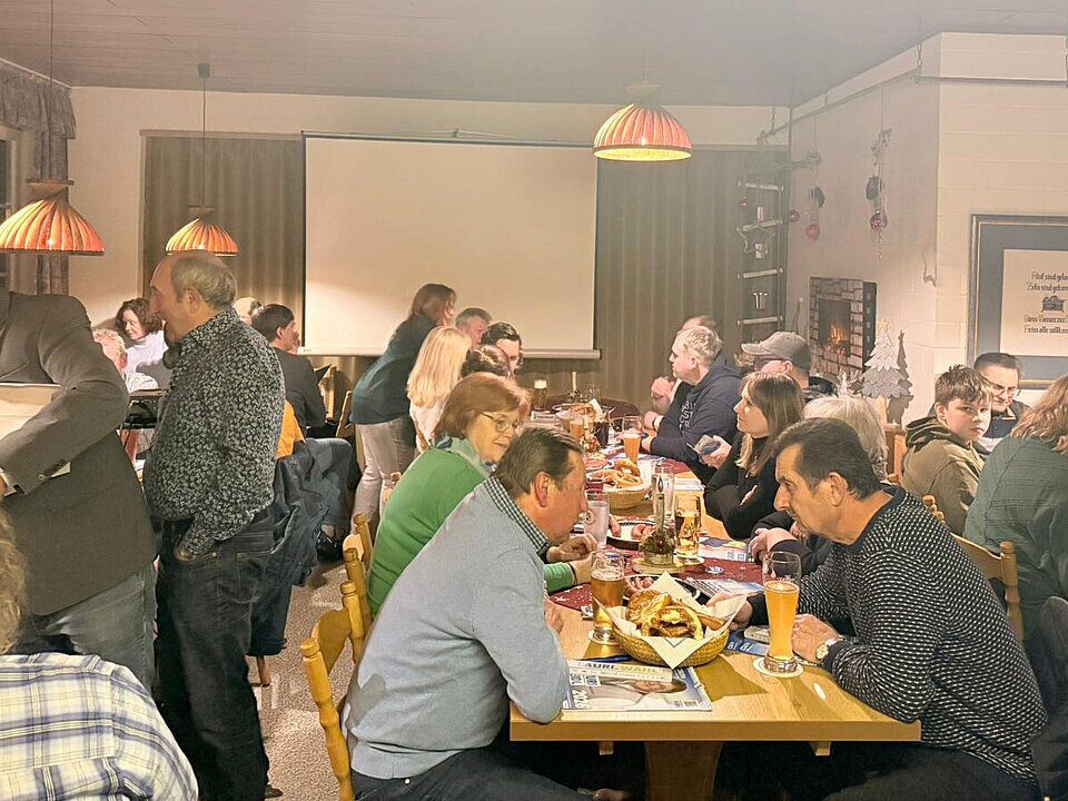 Wahlveranstaltung in Oberroning: Engagement für Erweiterung und Stärkung des Bildungsangebotes